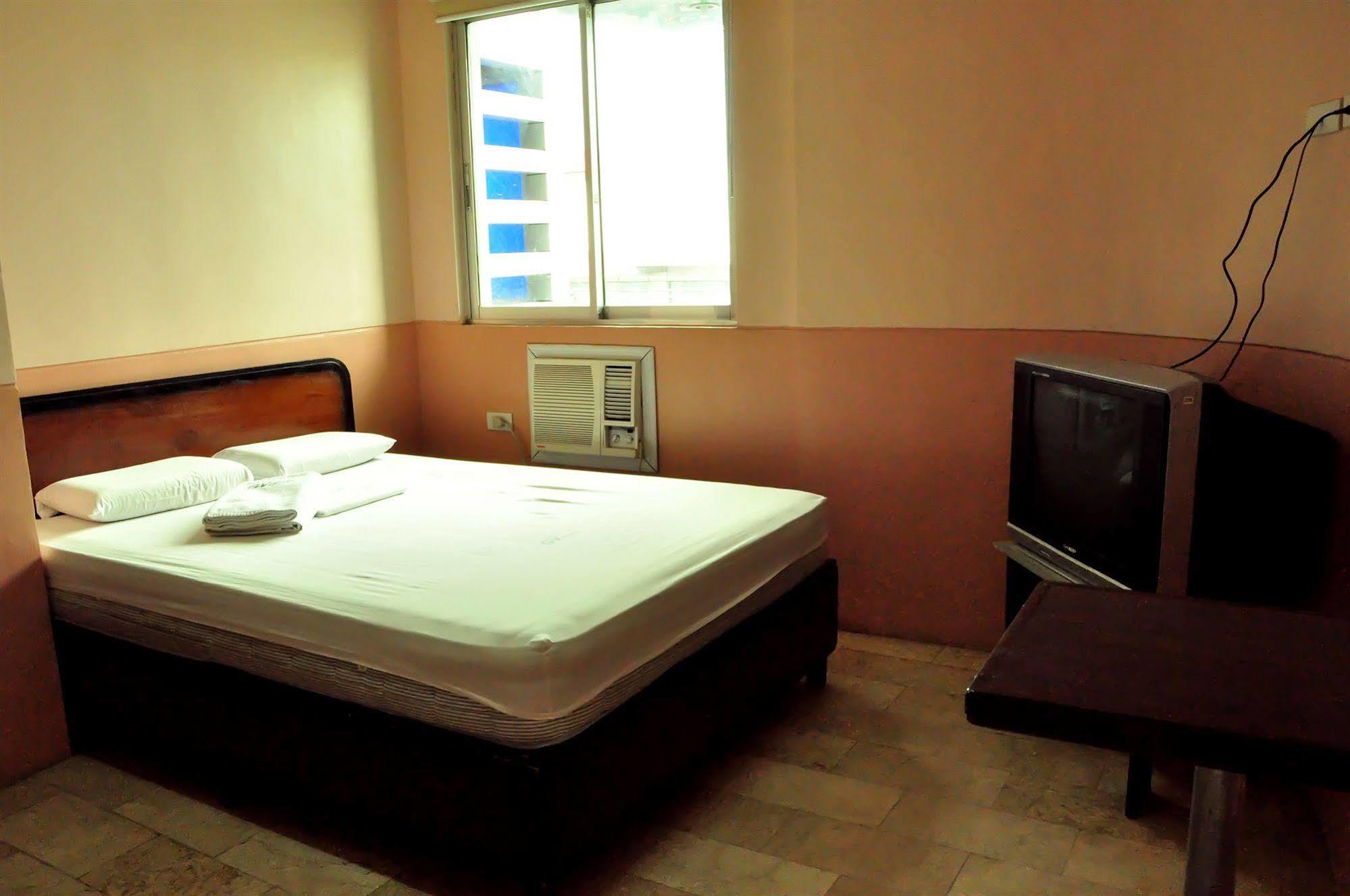 Gv Hotel Talisay Cebu Exterior foto